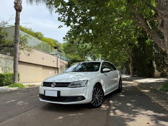 VOLKSWAGEN JETTA 2.0 TSI HIGHLINE 200CV GASOLINA 4P TIPTRONIC VOLKSWAGEN JETTA 2.0 TSI HIGHLINE 200CV GASOLINA 4P TIPTRONIC